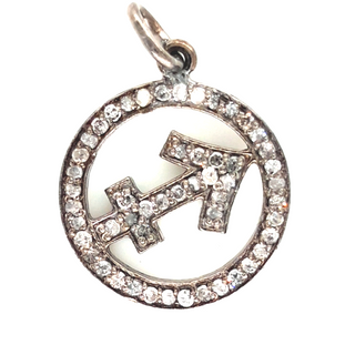 Sternzeichen mit unserer wunderschönen Schütze-Halskette-Zubehör aus Silber und Diamant