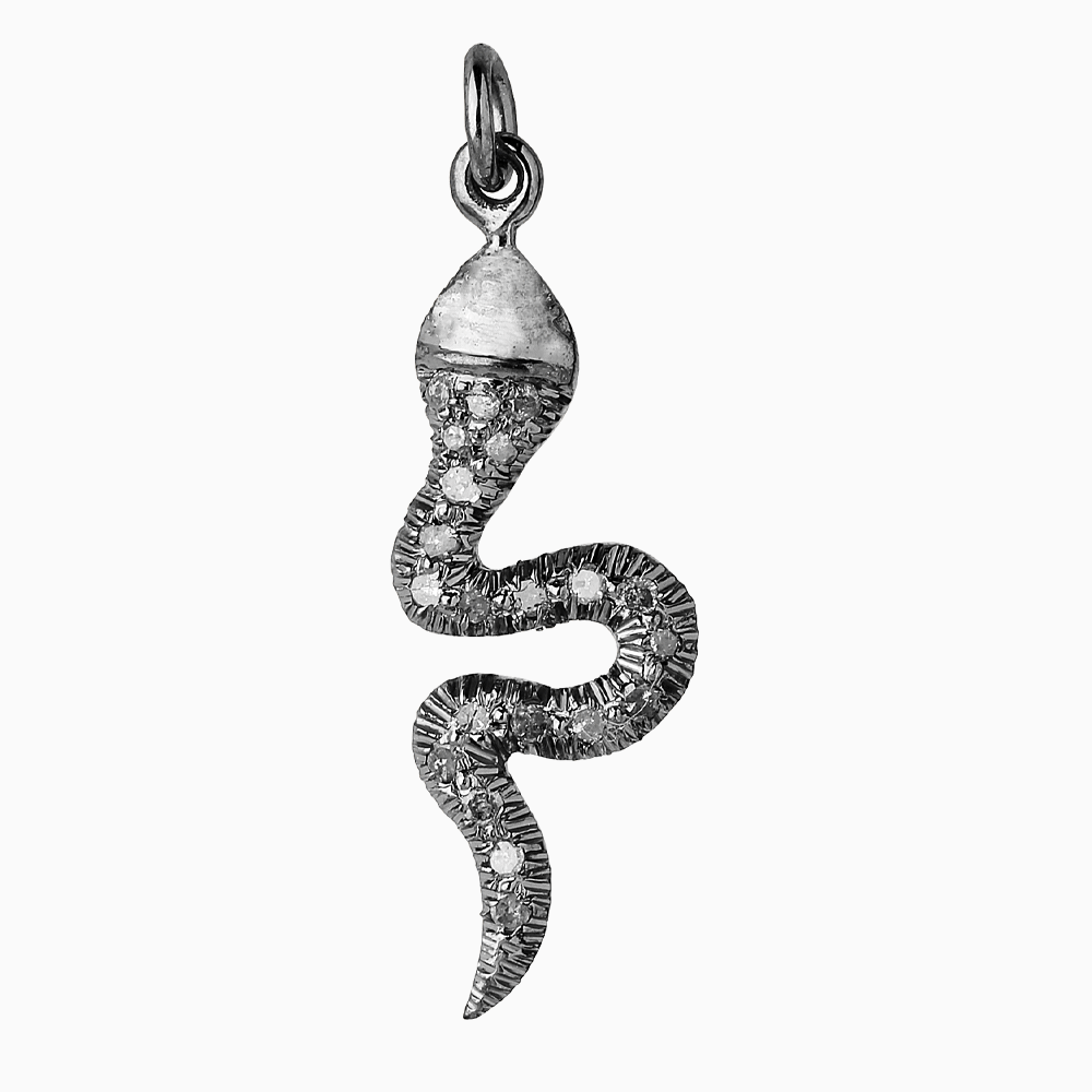 Chain pendant made of silver and diamonds