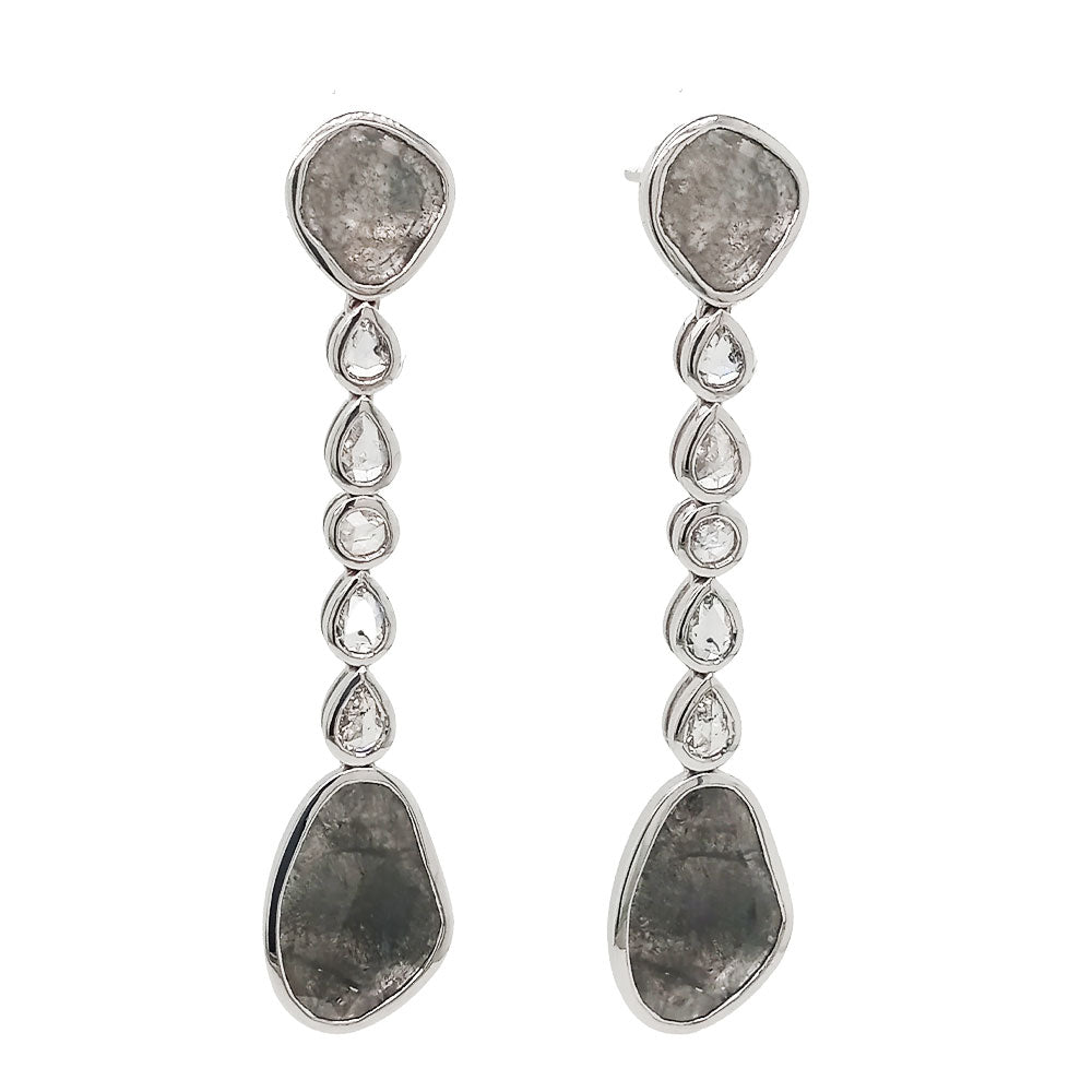 Earrings made of 750 white gold with salt and pepper diamond disc
